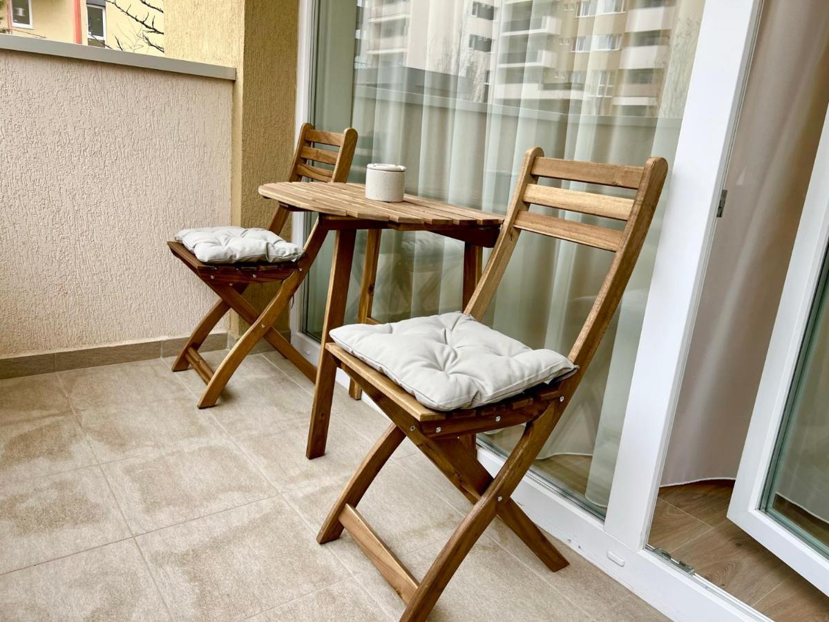 Mountain Retreat-modern 1br W/ Fireplace & Parking Apartment