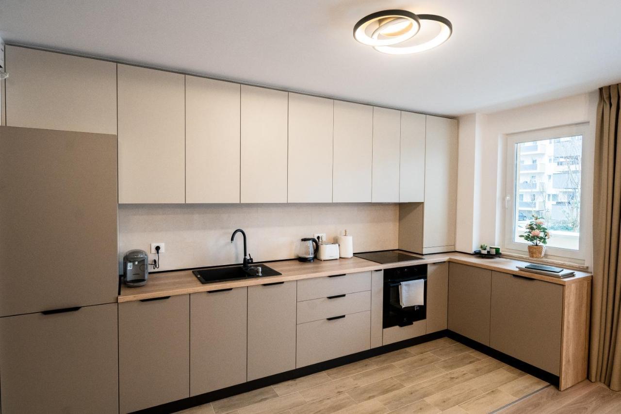Mountain Retreat-modern 1br W/ Fireplace & Parking *