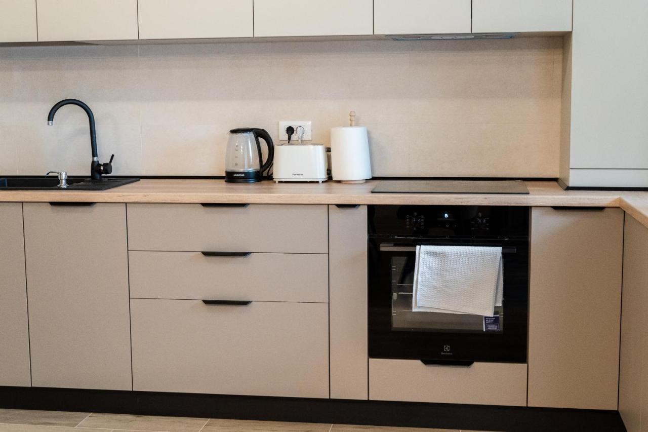 Mountain Retreat-modern 1br W/ Fireplace & Parking *